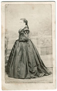 Gospođa u viktorijanskoj haljini