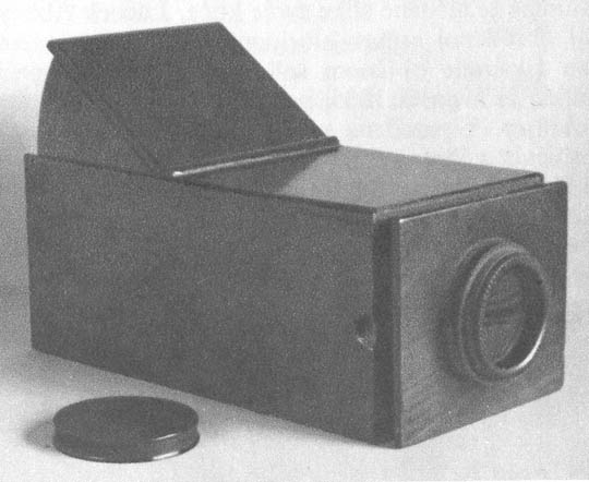 Prenosna camera obscura, oko 1810, tipa kakav su upotrebljavali talbot i daguerre