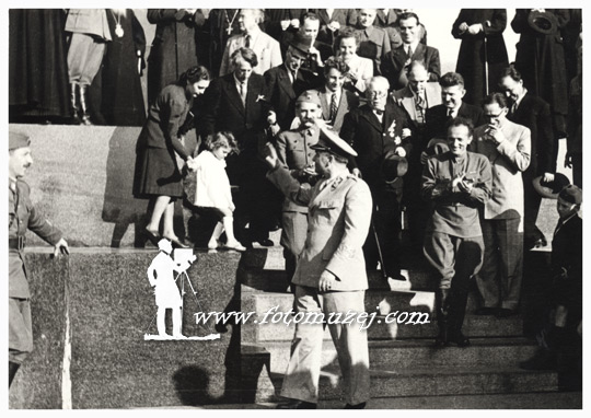 Poseta Josipa Broza Tita grobu Neznanog junaka na Avali 13.05.1945. 11 (autor Nepoznati )