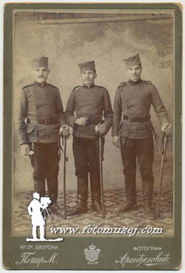 Vojnici sa sabljama (autor Petar Aranđelović)