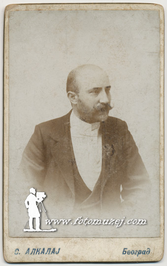 Muškarac sa brkovima i bradom (autor Samuilo Alkalaj)