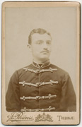 Muškarac u uniformi