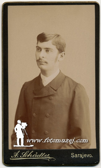 Muškarac u građanskom odelu (autor Anton Schadler)