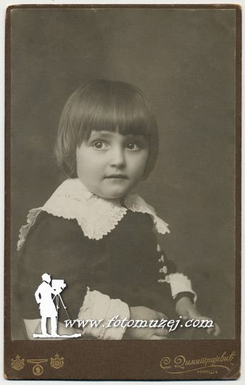 Devojčica sa vezenom kragnom (autor Spira Dimitrijević)