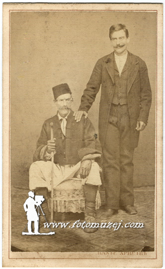 Jovan Mimović (sedi) i njegov sin Miloš Mimović (autor Panta Hristić)