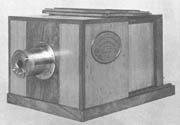 Kamera za dagerotipiju sa pečatom proizvođača girouxa i daguerreovim potpisom