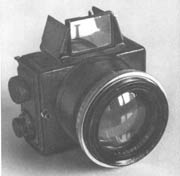Kamera ermanox sa sočivom ernostar f, 2