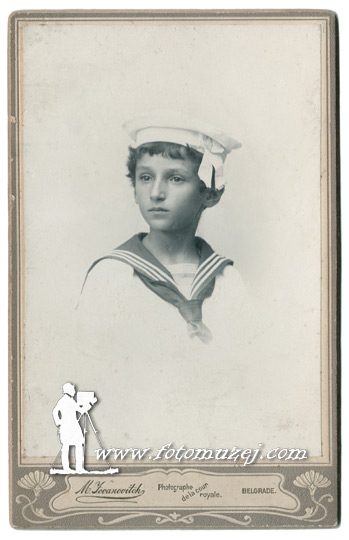 Dečak u mornarskoj uniformi (autor Milan Jovanović)
