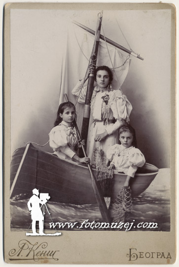 Devojčice u čamcu 02 (autor Leopold Kenig)