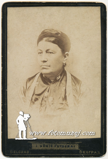 Žena u gradskoj nošnji (autor Leopold Kenig)