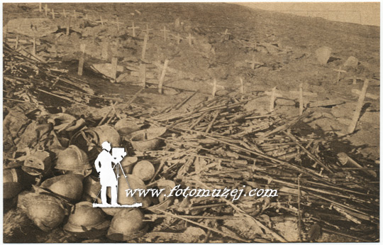 Groblje palih srpskih vojnika na Kajmak-čalanu 1916. godine (autor Risto Šuković)