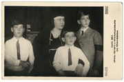 Fotograf:  Ronai, iz perioda (1934-1935)